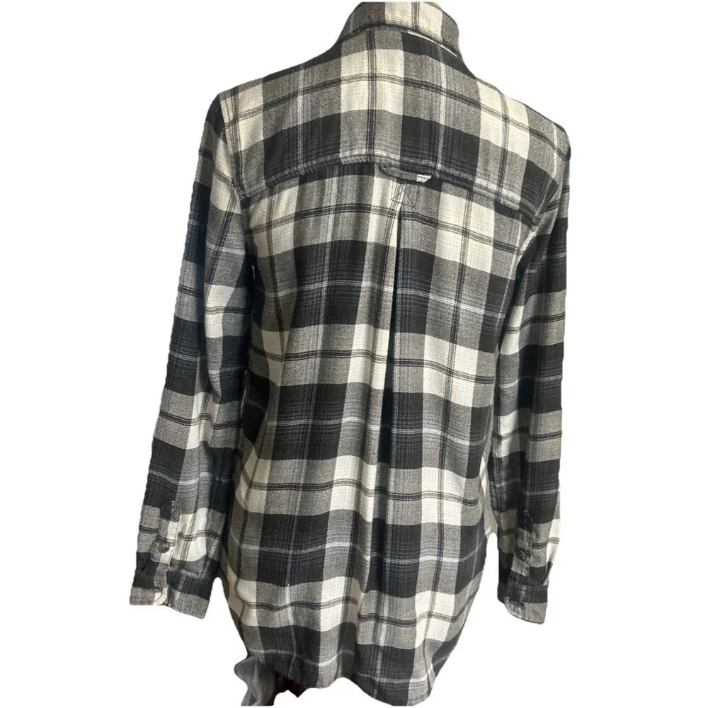 American Eagle Womens S  Amazingly Soft Boyfriend Fit flannel Gray Button